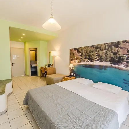 מלון Nereides 2*