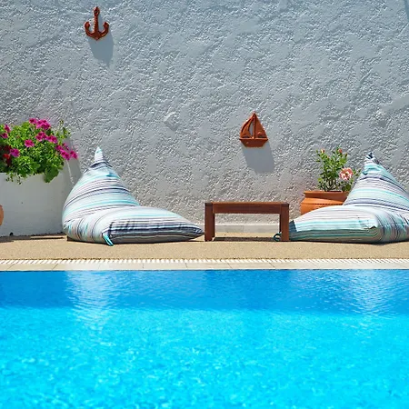 Nereides 2* פטיטיריון